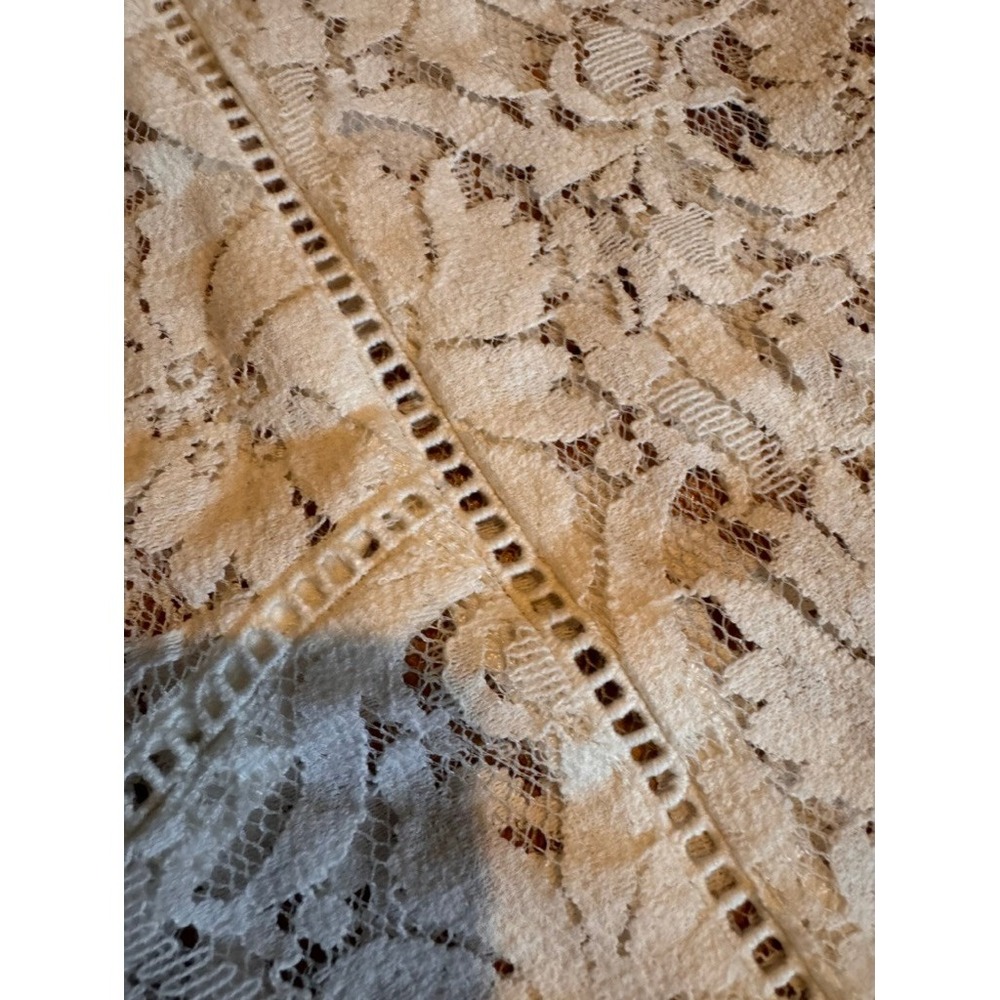 Torrid Lace Overlay Top Size 3 Ivory Floral Sheer Overlay Romantic Boho - Picture 7 of 8